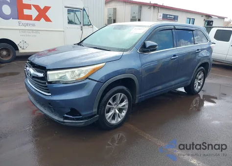 2015 Toyota Highlander Le Plus V6/Le V6 из США, поврежденный, VIN 5TDZKRFH2FS064968